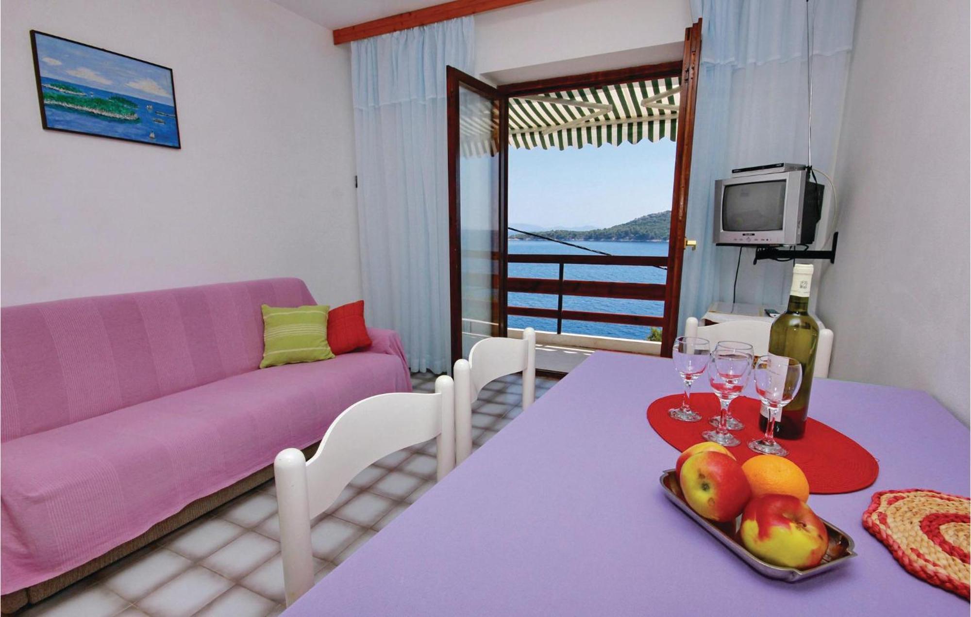 Beautiful Apartment In Prizba With Wifi エクステリア 写真