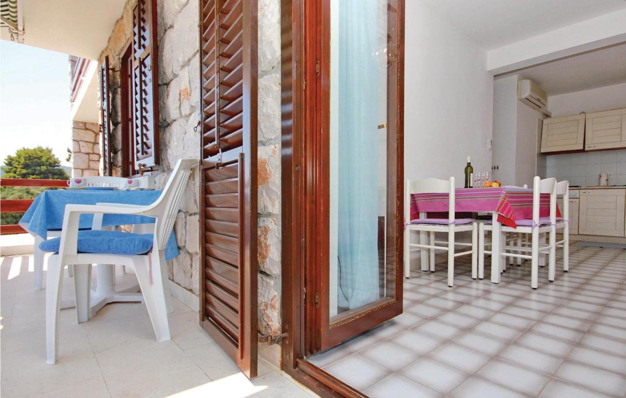 Beautiful Apartment In Prizba With Wifi エクステリア 写真